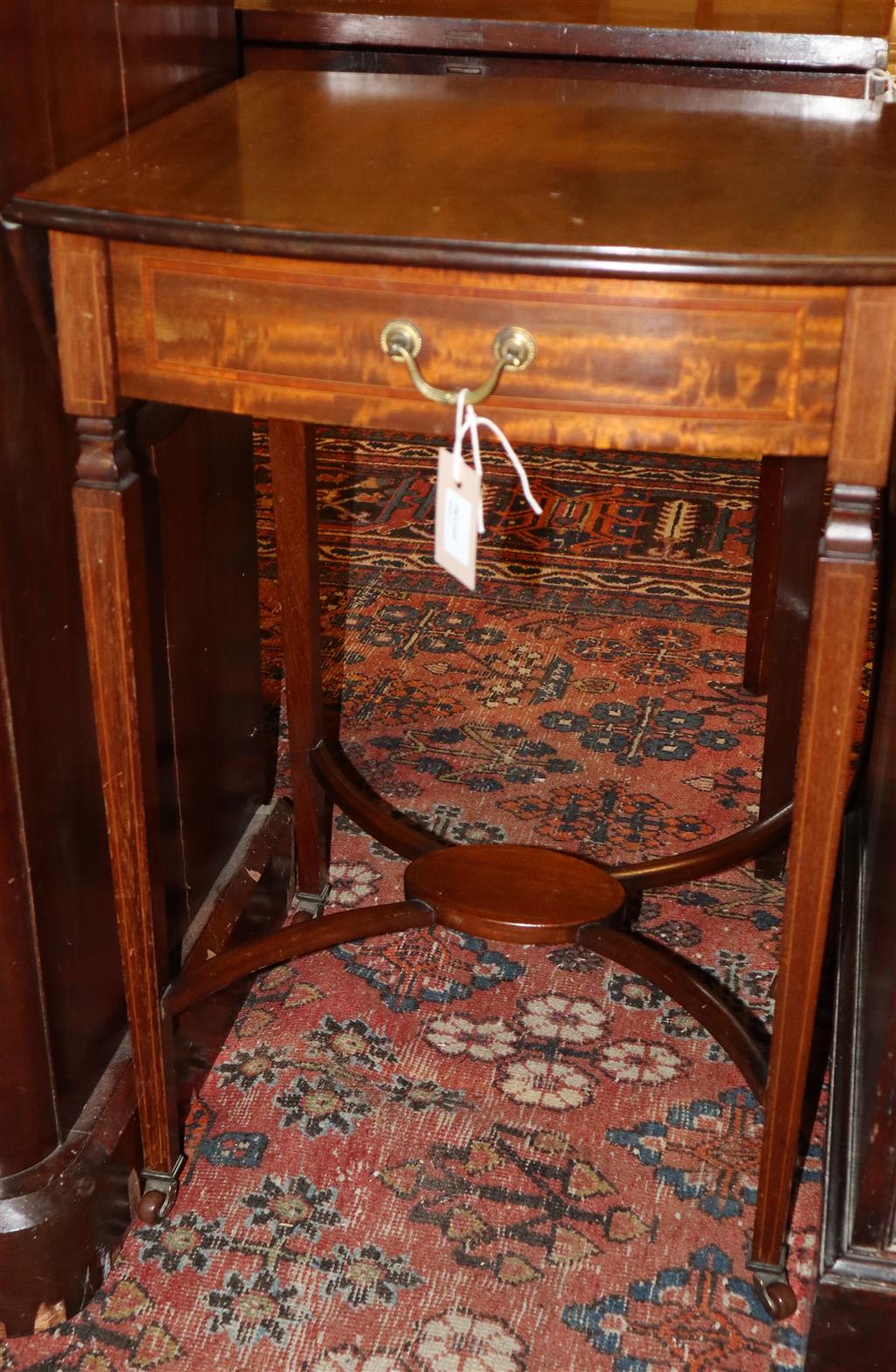 An Edwardian inlaid mahogany drop leaf Pembroke table, width 48cm, depth 48cm, height 71cm